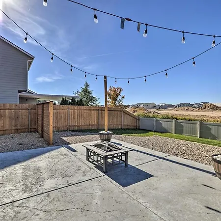 Stunning Nampa Home Nearby Park With Fire Pit!